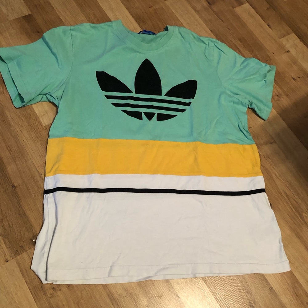 Men’s Unique Adidas 3 Stripe T-Shirt Size XL EUC